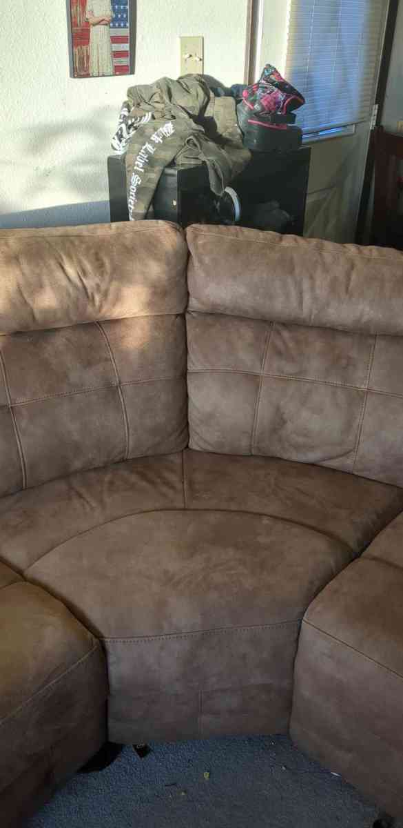 sectional couch - Casper, Wyoming - FleaMarketBay