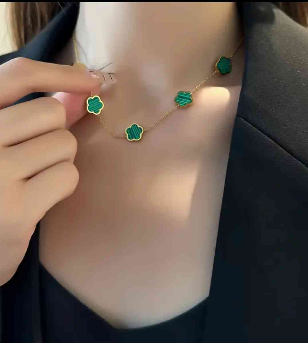 Elegant 2 Piece Pendant - Homestead, Florida - FleaMarketBay