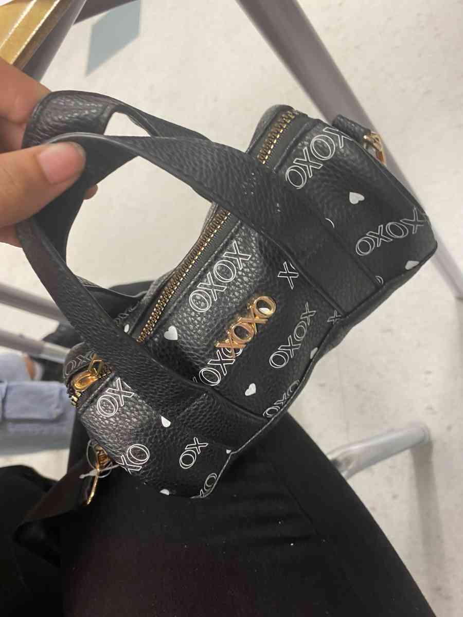 XOXO PURSE - Galveston, Texas - FleaMarketBay