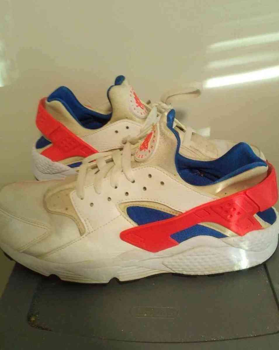 size 10 like new dont ware uggs added - Willingboro, New Jersey - FleaMarketBay