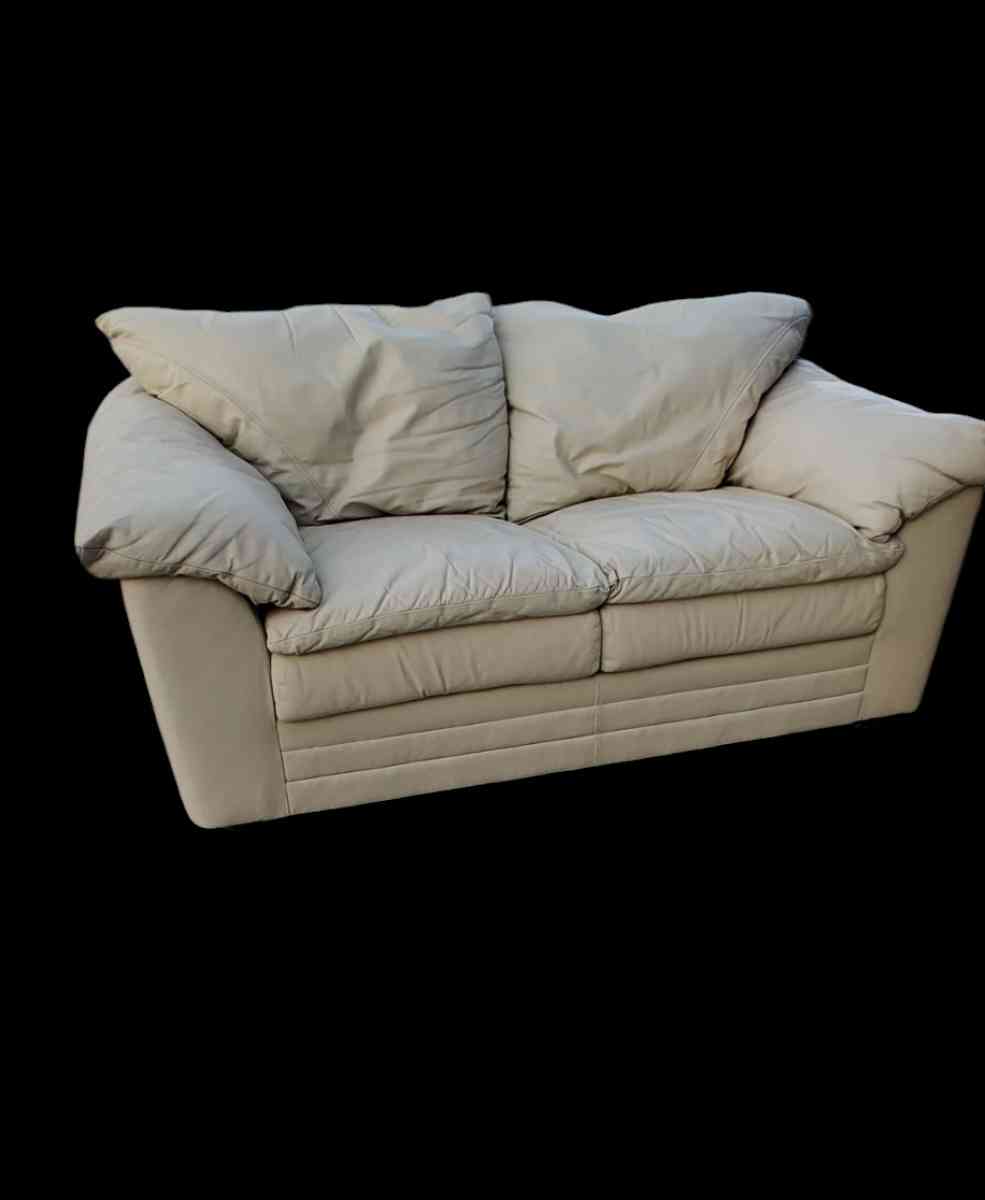 2 piece Leather Couch Sofa and Loveseat - Houston, Texas - FleaMarketBay
