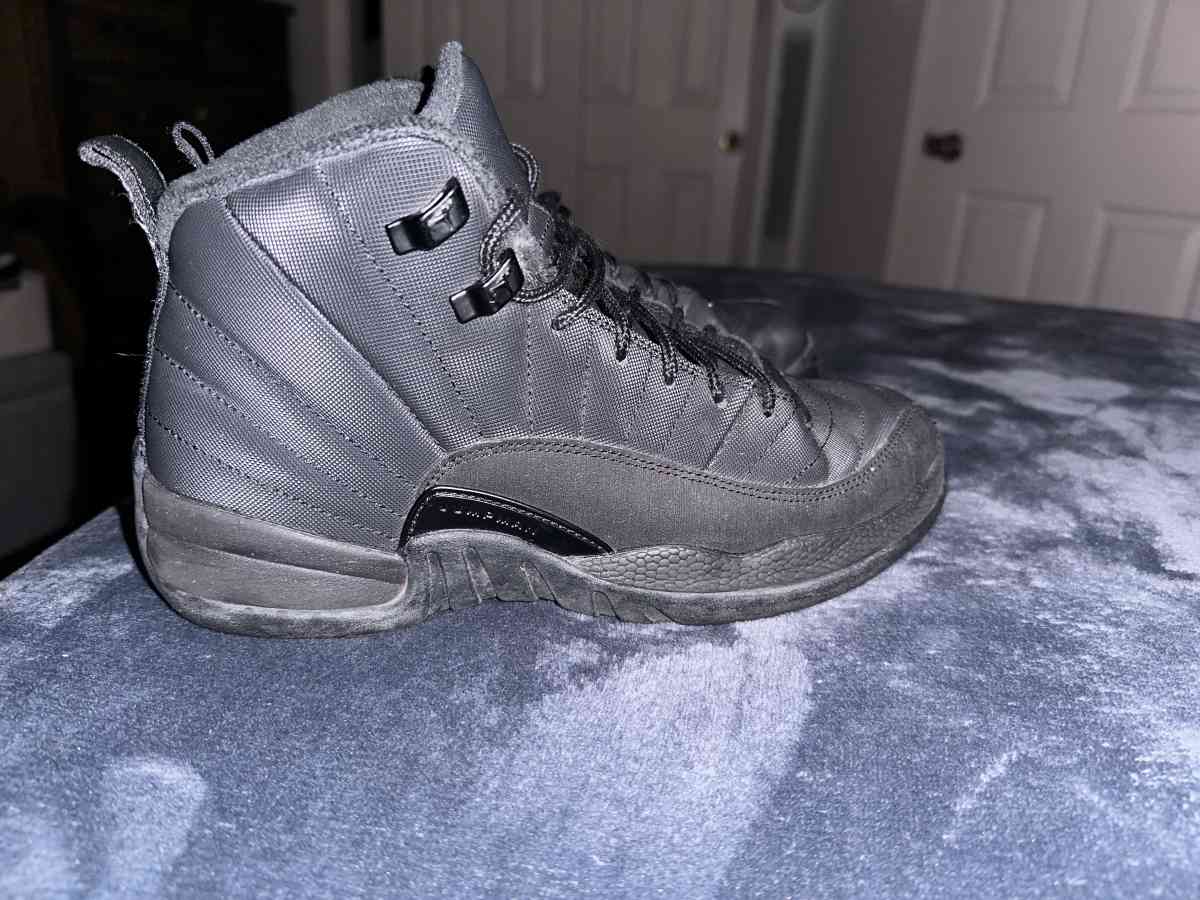 Jordan 12 Black - Albuquerque, New Mexico - FleaMarketBay