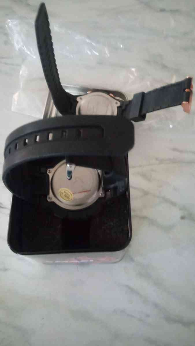 the 3 watchs of battery new - Belmont, California