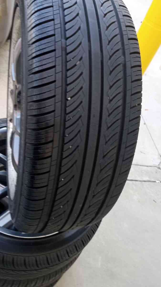 the set of 4 tires wheels R 18 - Belmont, California - FleaMarketBay