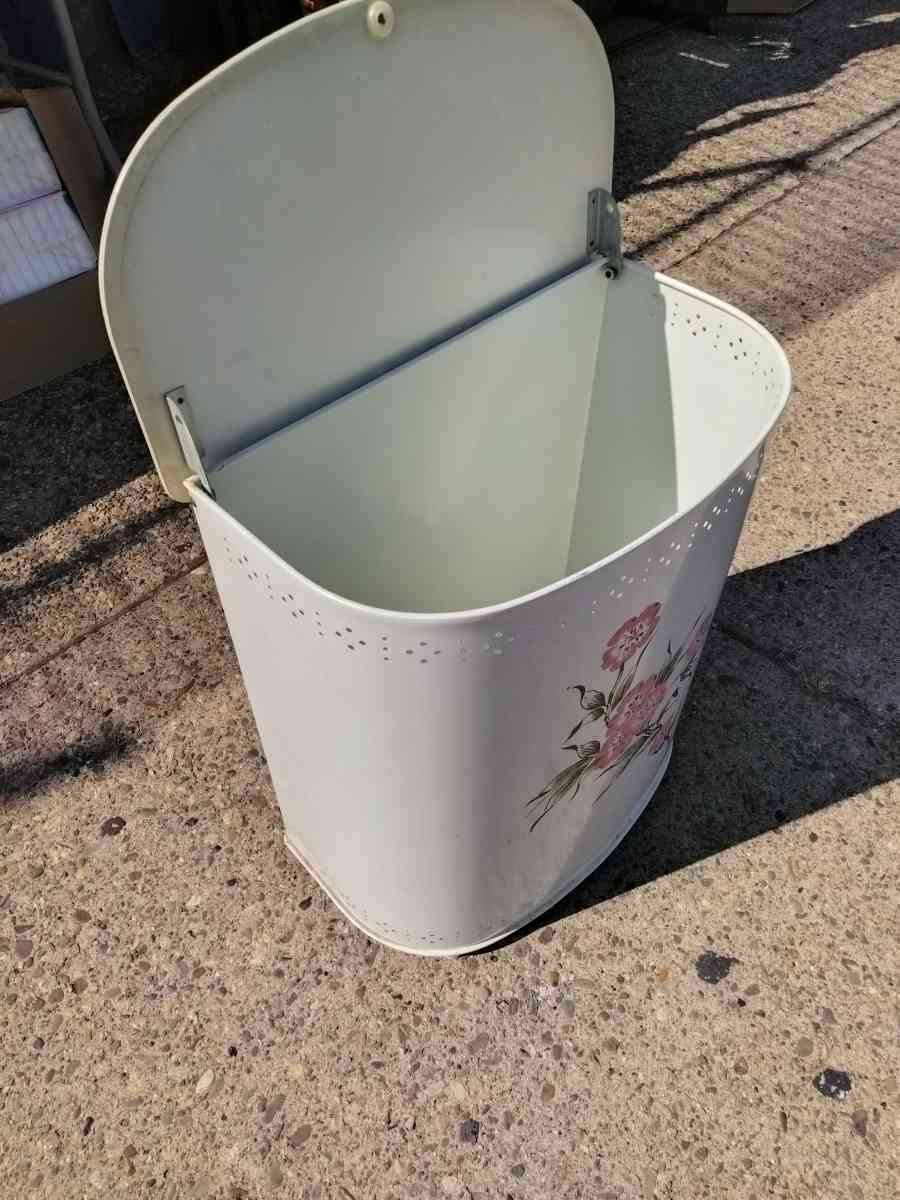 Samsonite Vintage Luggage - Philadelphia, Pennsylvania - FleaMarketBay