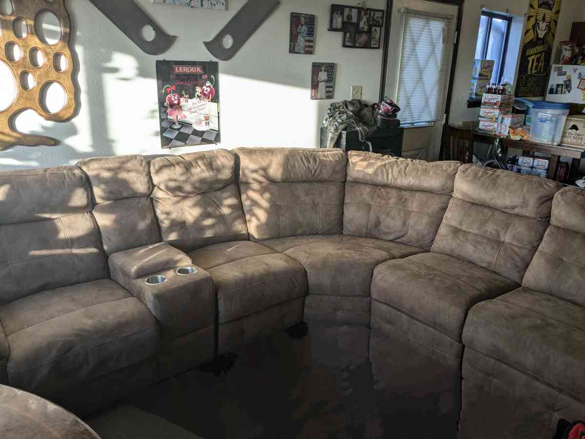 sectional couch - Casper, Wyoming