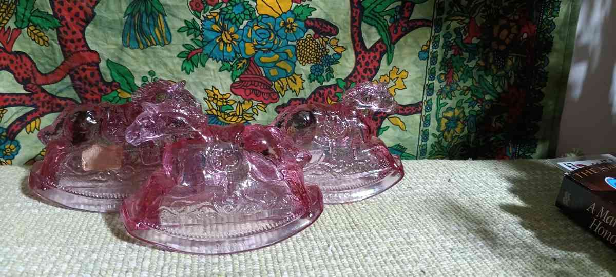 CRAZY Vintage Mosser Glass Rocky Strawberry Roan 1982 B 10 - Akron, Ohio - FleaMarketBay