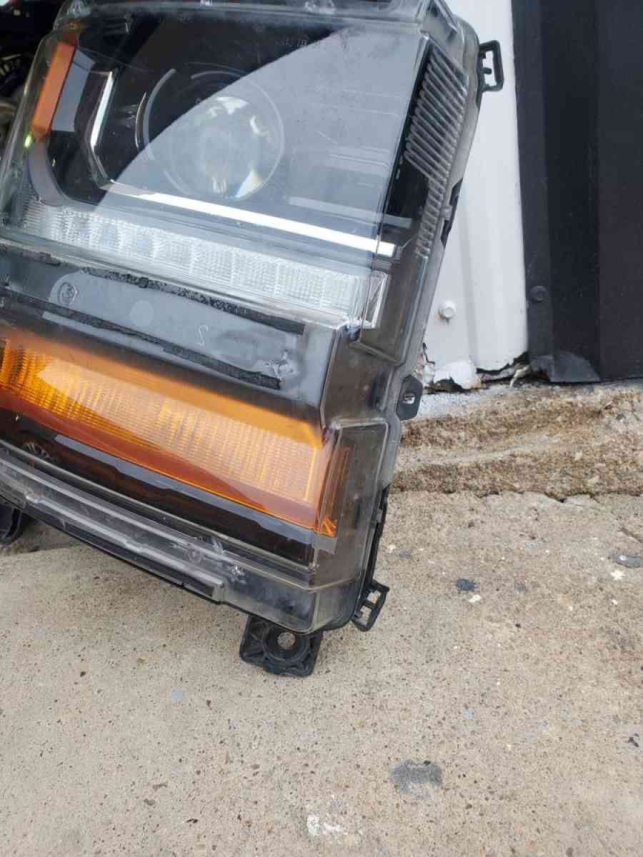 1faro izquierdo para Chevy Silverado 1500 2016 2018 OEM B124 - Duluth, Georgia - FleaMarketBay