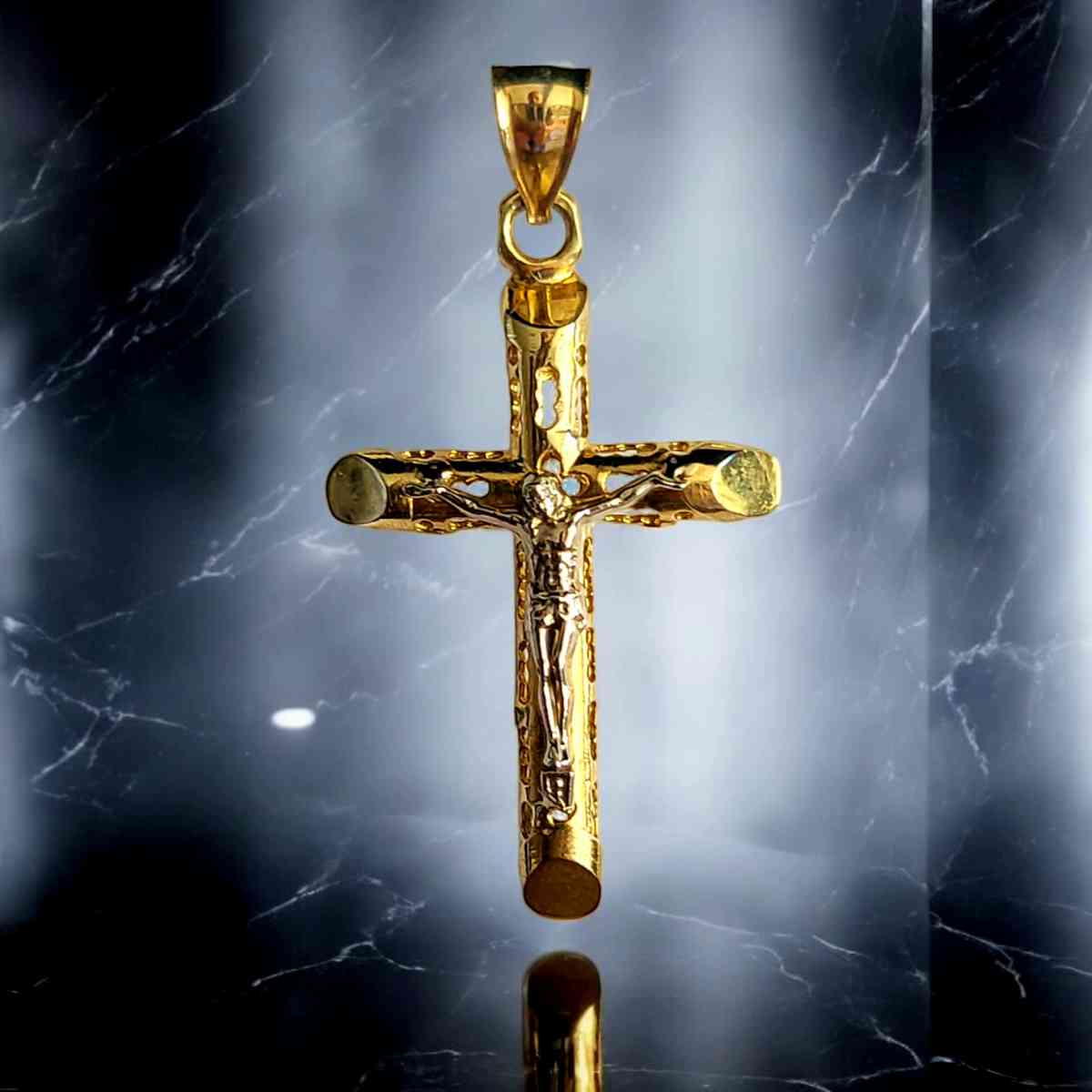 Crusafix pendat 14 KT GOLD