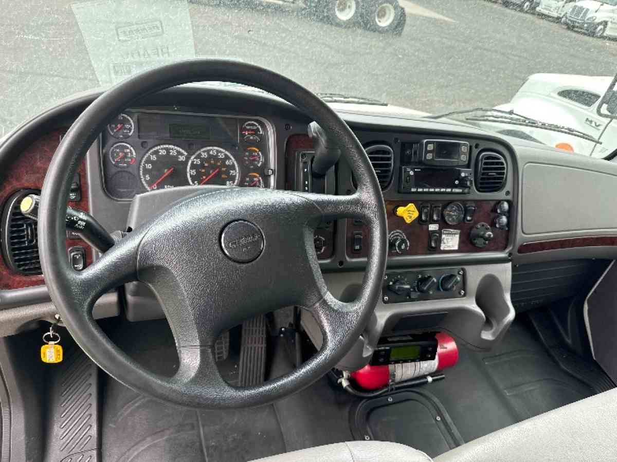 Freightliner 2022 Refrigerated Truck - San Diego, California - FleaMarketBay