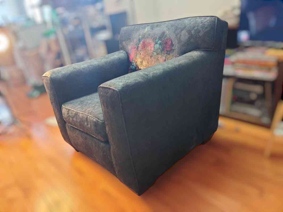 Charcoal Gray Accent Chair - Baltimore, Maryland - FleaMarketBay
