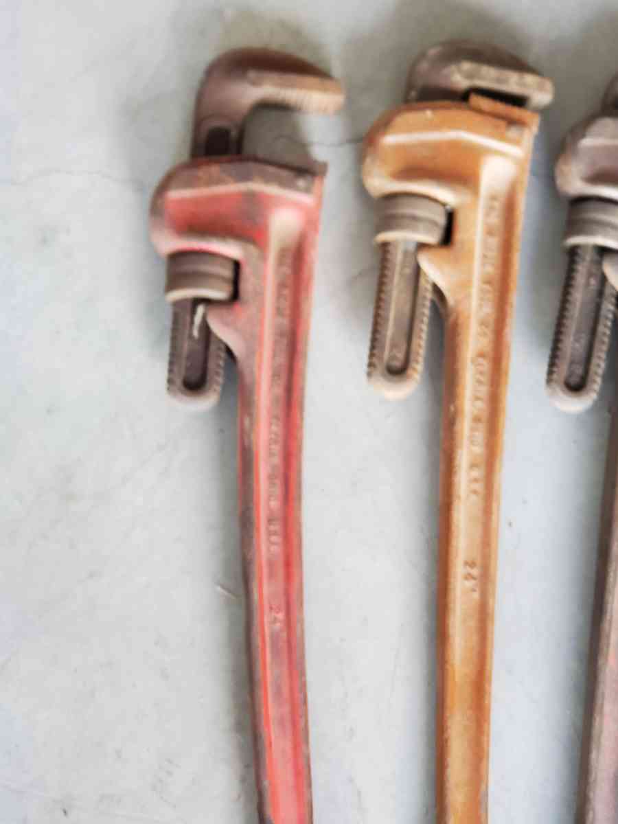 Various Pipe Wrenches - Aztec, New Mexico - FleaMarketBay