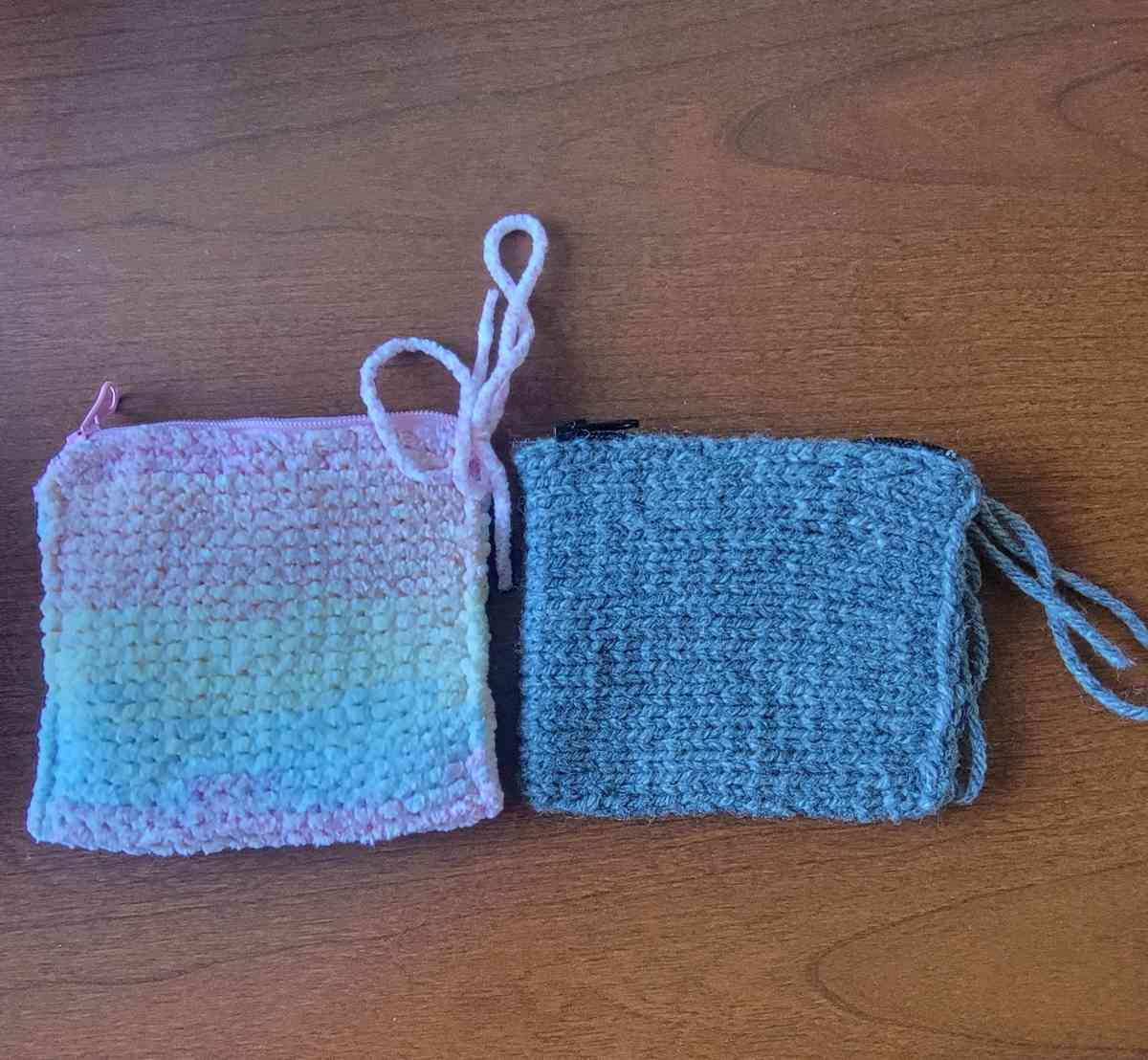 soft knitted wallet pouches - Minneota, Minnesota - FleaMarketBay