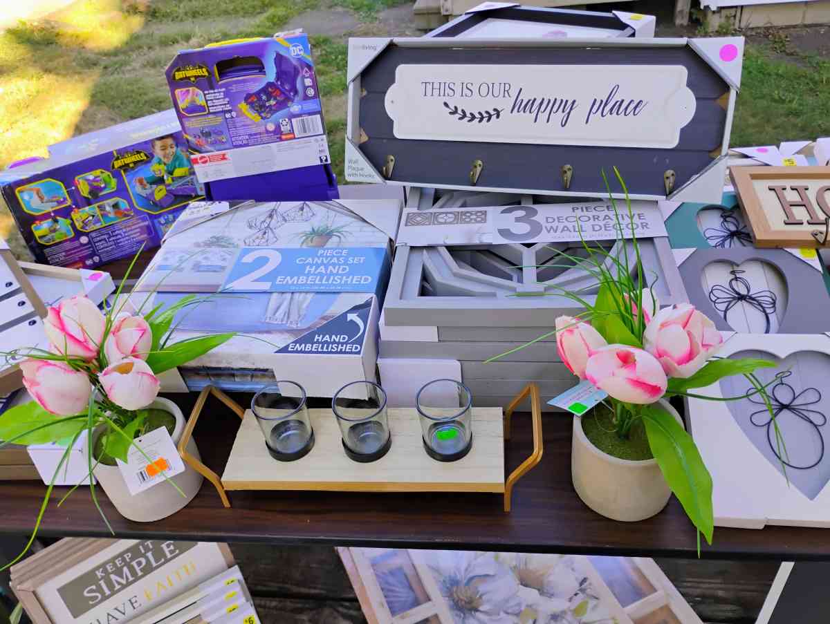 Brand New everything - New Philadelphia, Ohio - FleaMarketBay