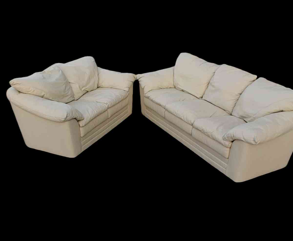 2 piece Leather Couch Sofa and Loveseat - Houston, Texas