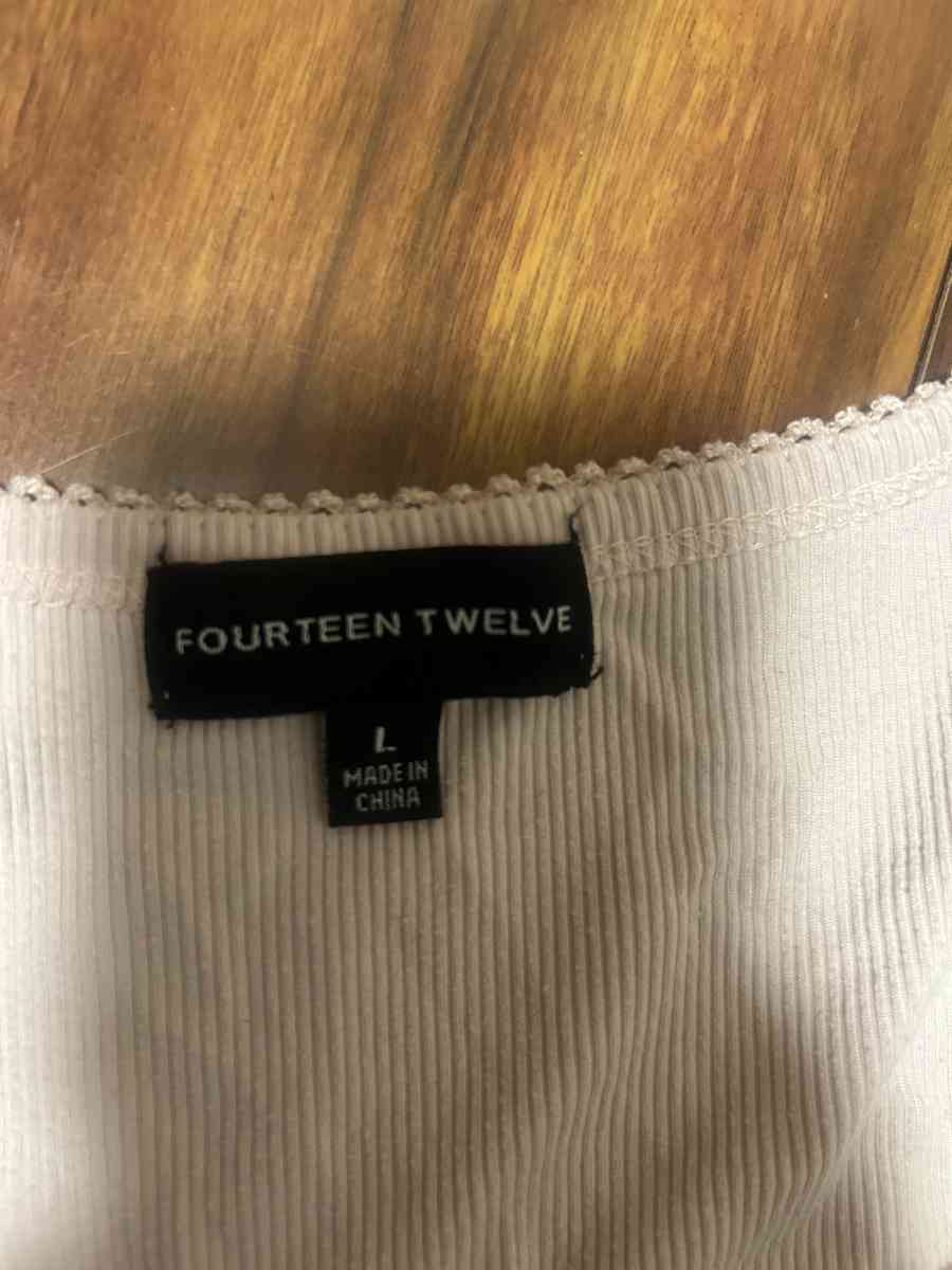 Coquette pink top - Brentwood, New York - FleaMarketBay