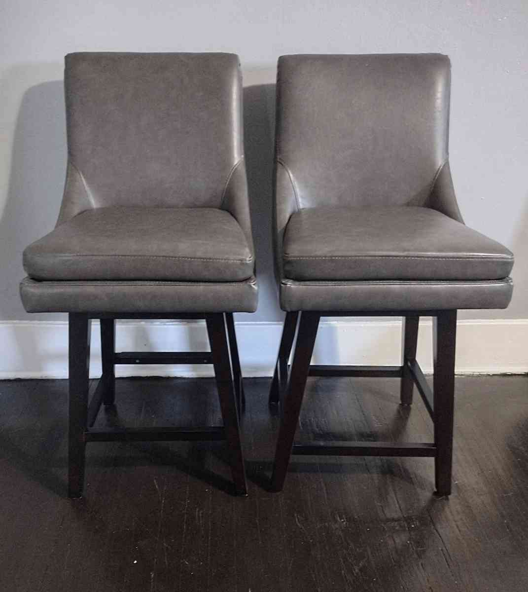 FIRE SALE Lissa Retro Gray Faux Leather Swivel Counter Stool - Detroit, Michigan - FleaMarketBay