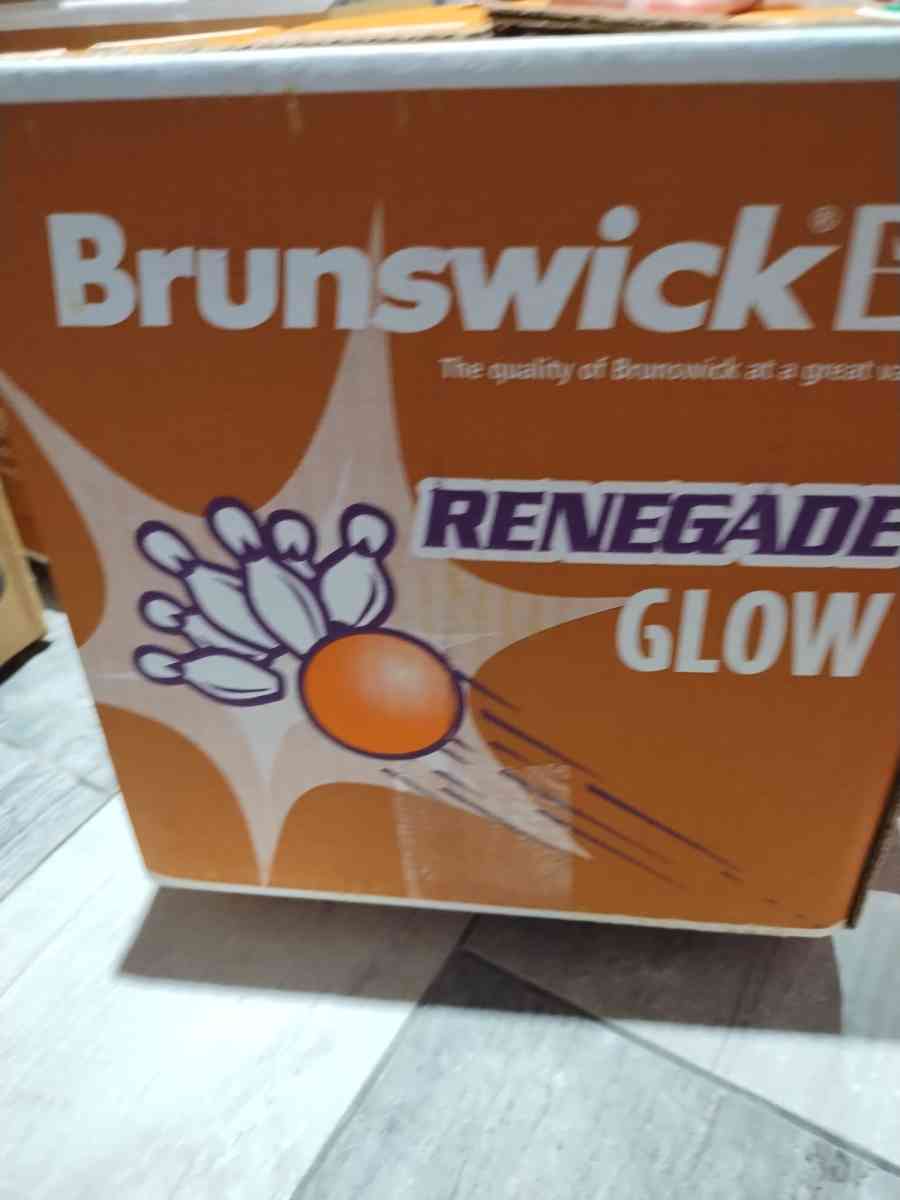 there are new bowls balls with no holes I have 24 of them - Carolina Beach, North Carolina - FleaMarketBay