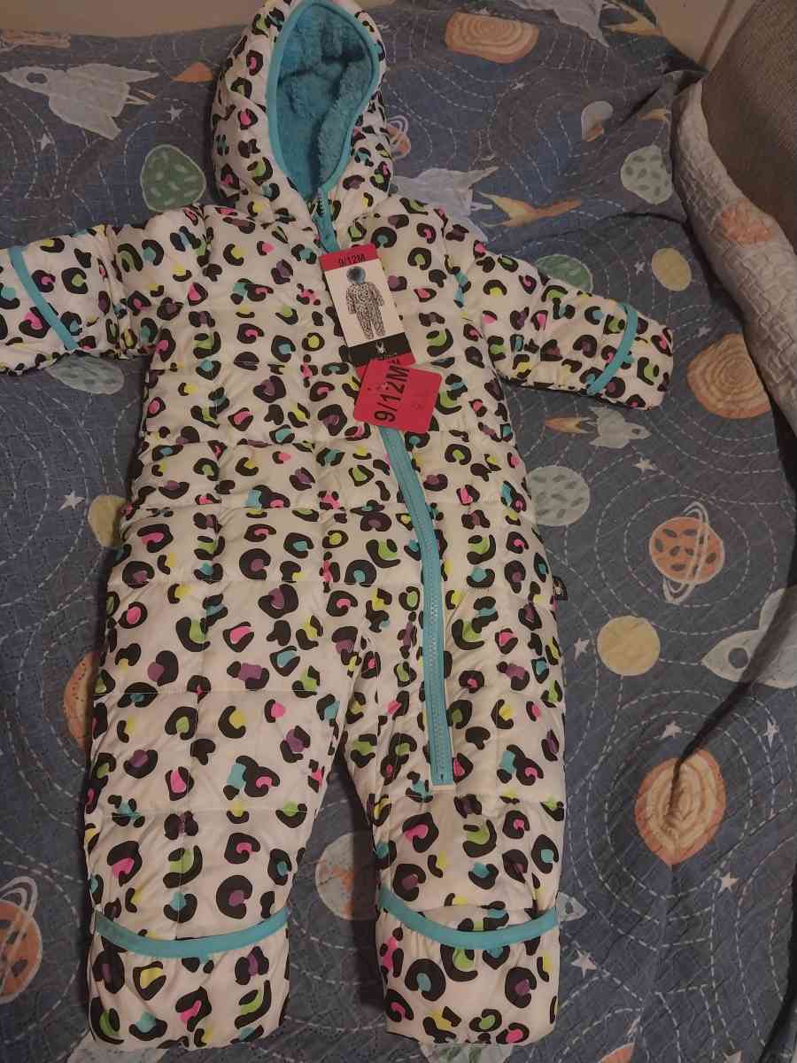vendo ropa barata 3 trajes por 10 - Plainfield, New Jersey - FleaMarketBay