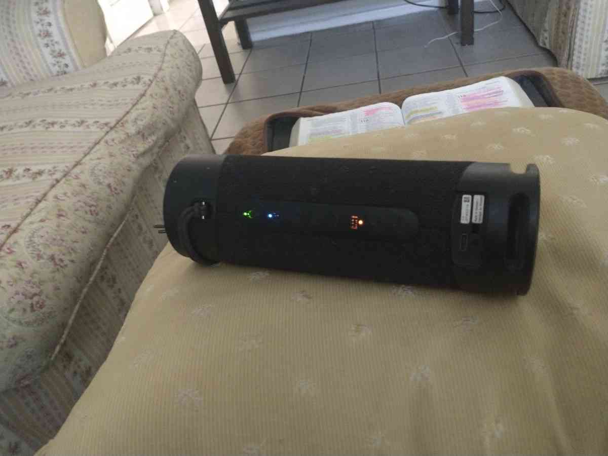 Sony Bluetooth Speaker - Bakersfield, California - FleaMarketBay