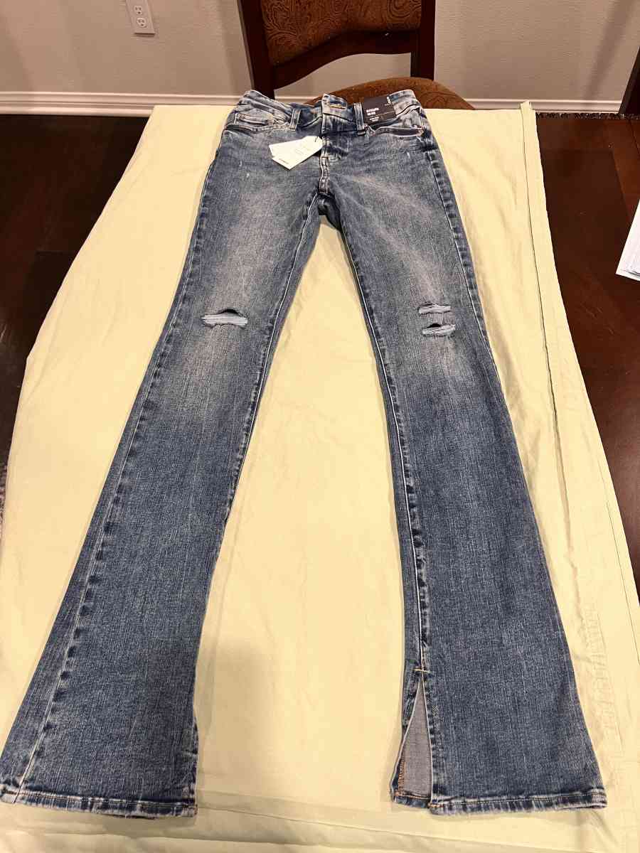 Express Jeans - Bakersfield, California - FleaMarketBay