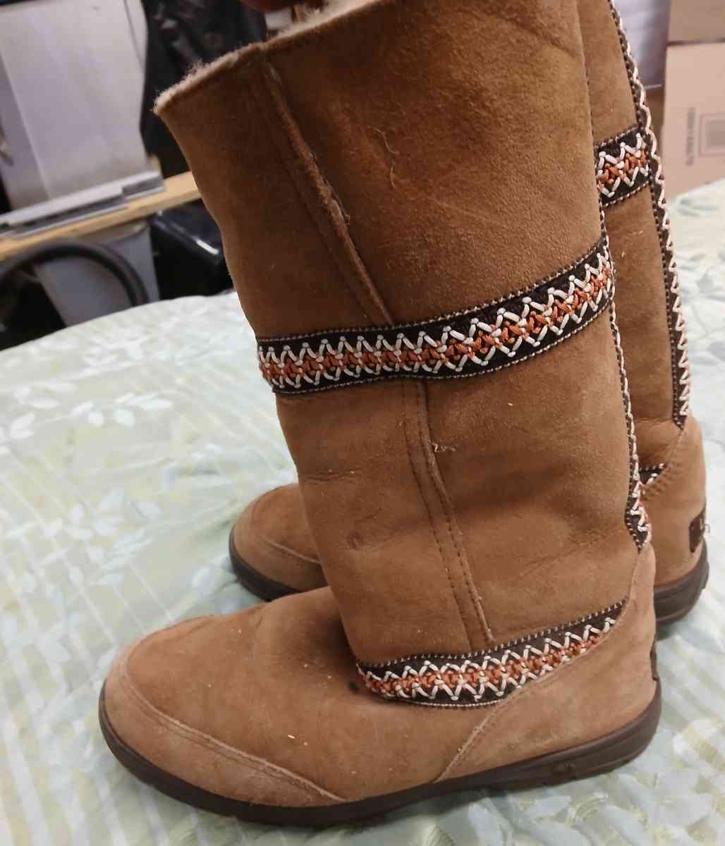 ugg boots - Methuen, Massachusetts - FleaMarketBay