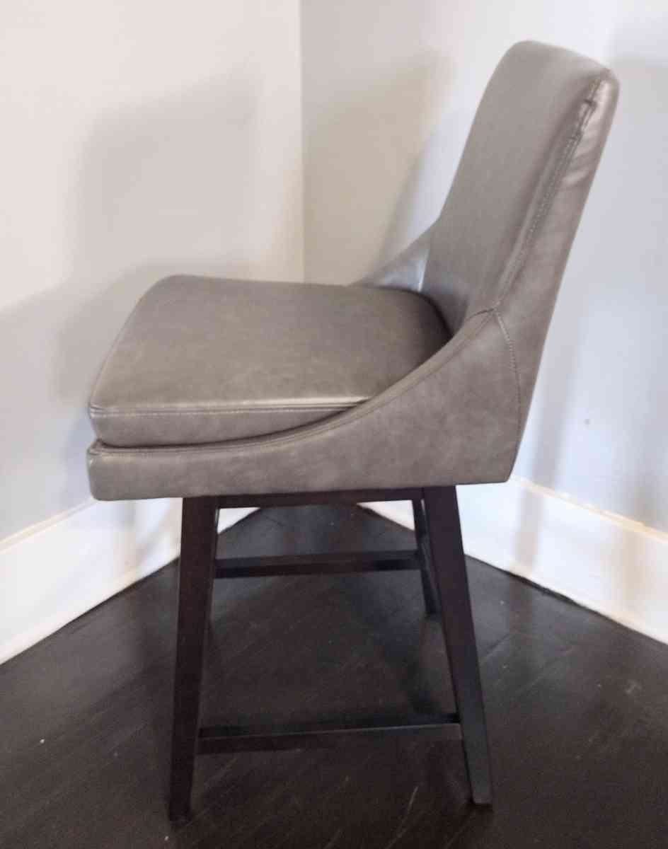 FIRE SALE Lissa Retro Gray Faux Leather Swivel Counter Stool - Detroit, Michigan - FleaMarketBay
