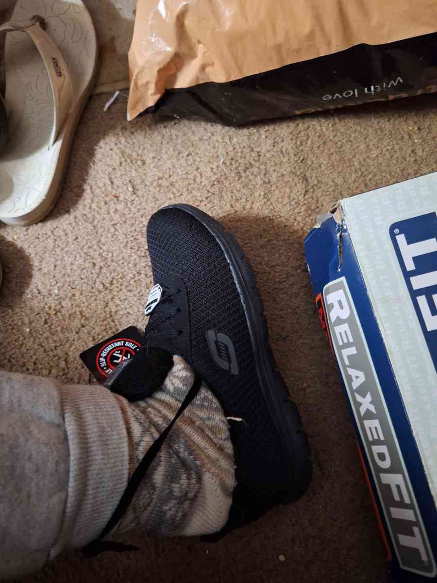 Sketchers  sneakers - Berwick, Pennsylvania - FleaMarketBay