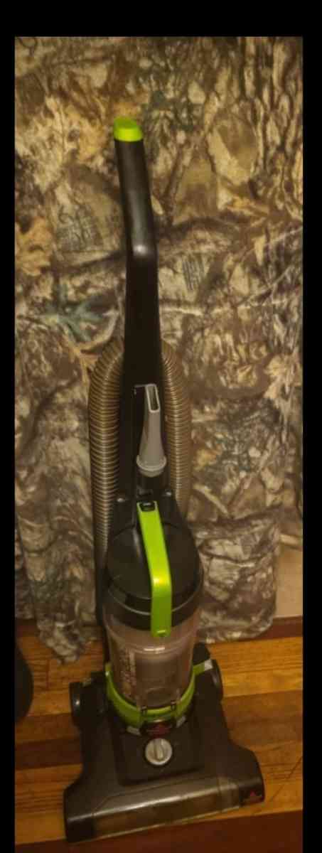 Bissell Powerforce Helix Turbo Rewind Pet Upright Vacuum - Calumet City, Illinois - FleaMarketBay