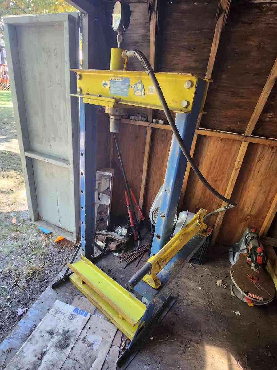 Hydraulic Press - Malaga, New Jersey - FleaMarketBay