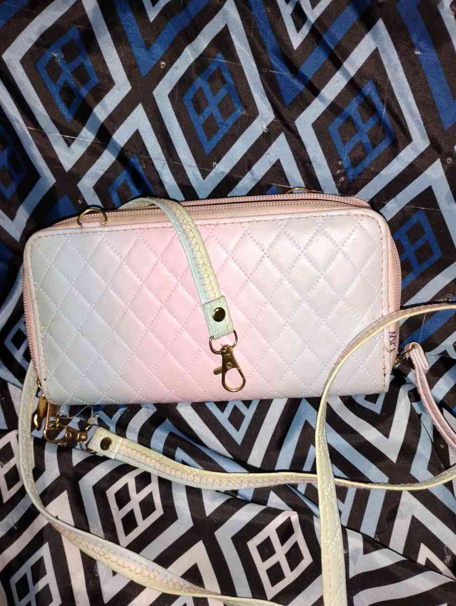 crossbody purse - Adair, Oklahoma - FleaMarketBay