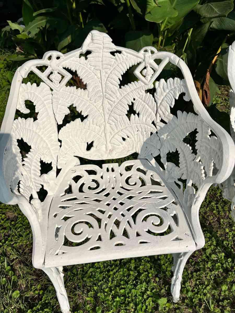 Outdoor Chairs - Madisonville, Texas - FleaMarketBay