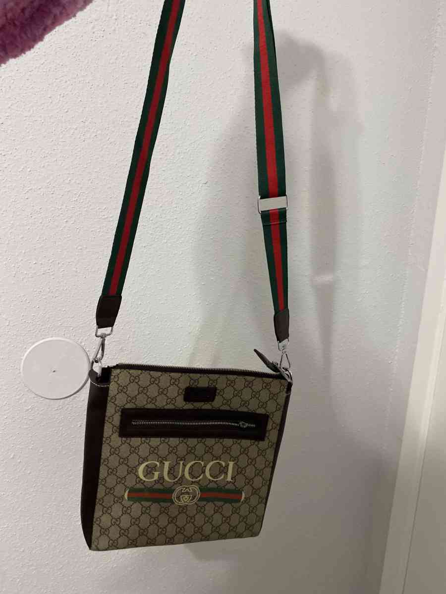 Gucci cross bodybag - Missouri City, Texas - FleaMarketBay