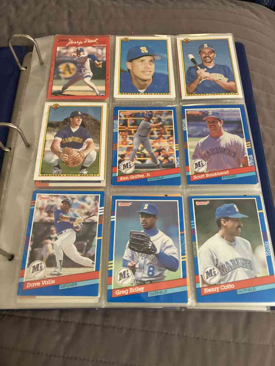 binder of baseball cards - Saint Clairsville, Ohio - FleaMarketBay