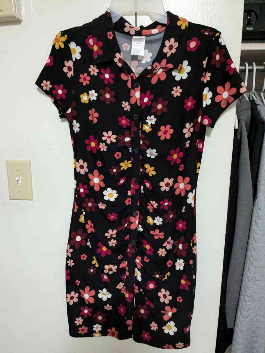 dresses - Boswell, Pennsylvania - FleaMarketBay