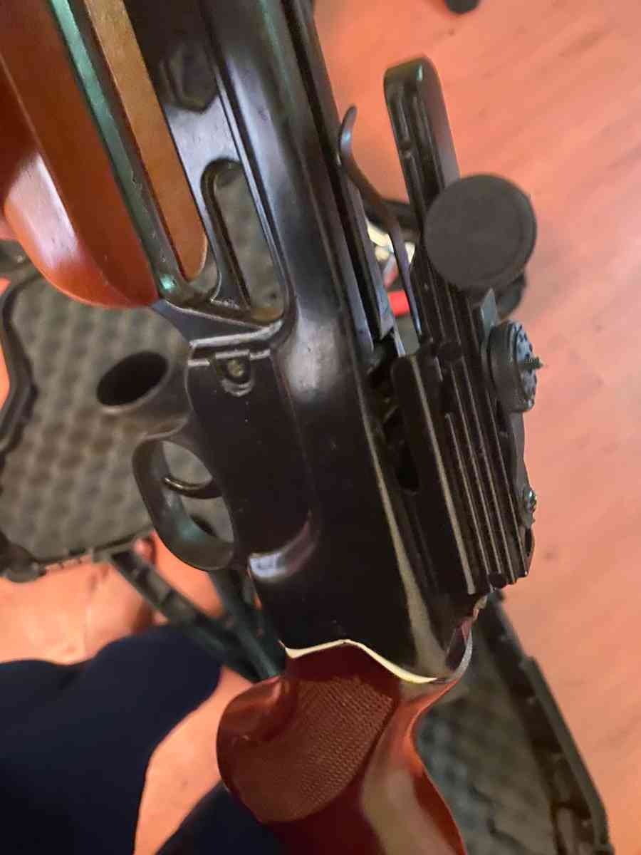 cross bow - Flint, Michigan