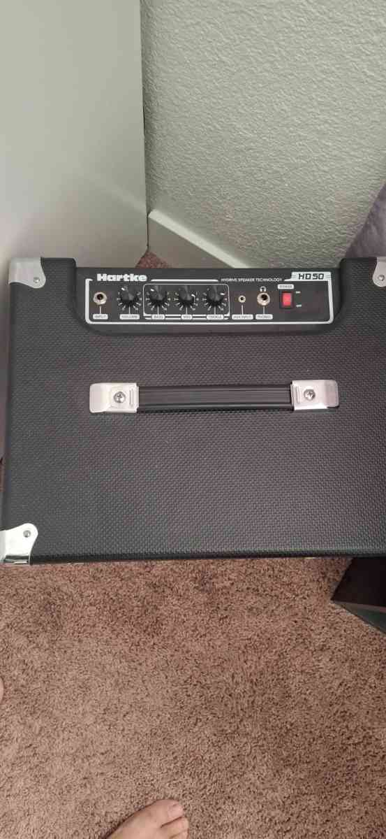 Electric bass guitar - Las Vegas, Nevada - FleaMarketBay