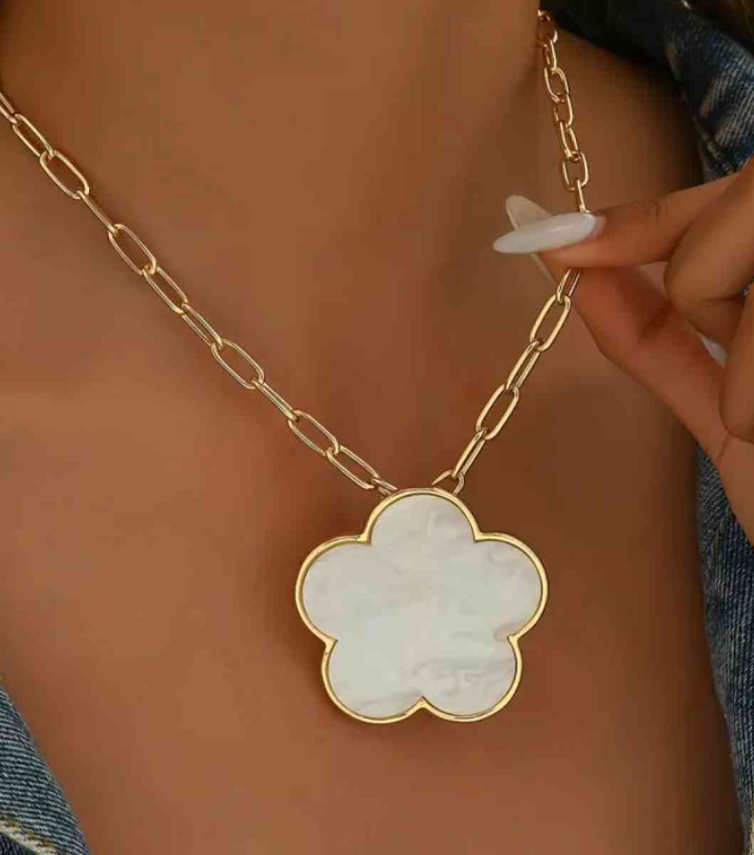 Necklace - Homestead, Florida - FleaMarketBay