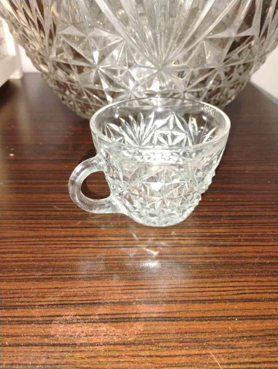 antique crystal punch bowl set - Dalton, Georgia