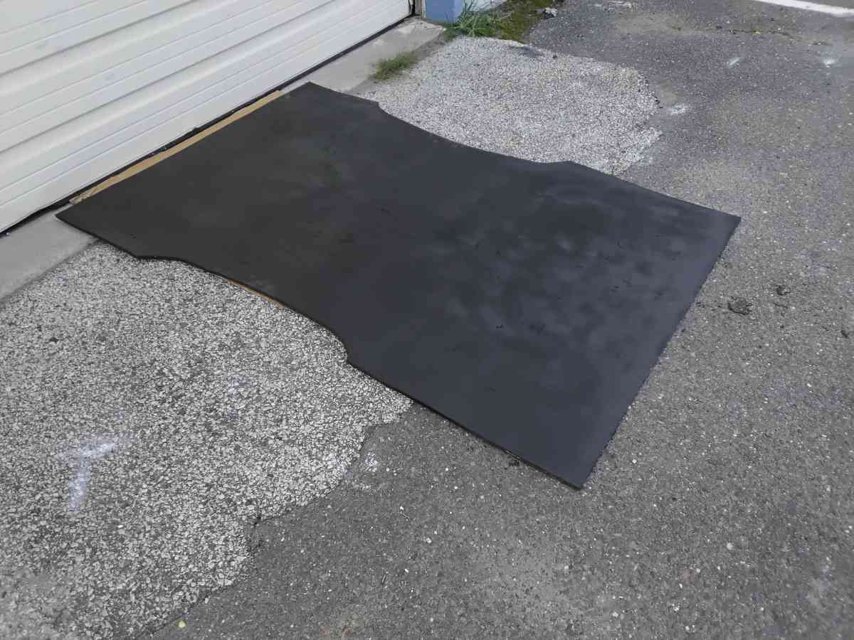 Nice Black 2006 Chevy Colorado Truck bed Mat 6 X 4 OEM - Williamstown, New Jersey - FleaMarketBay