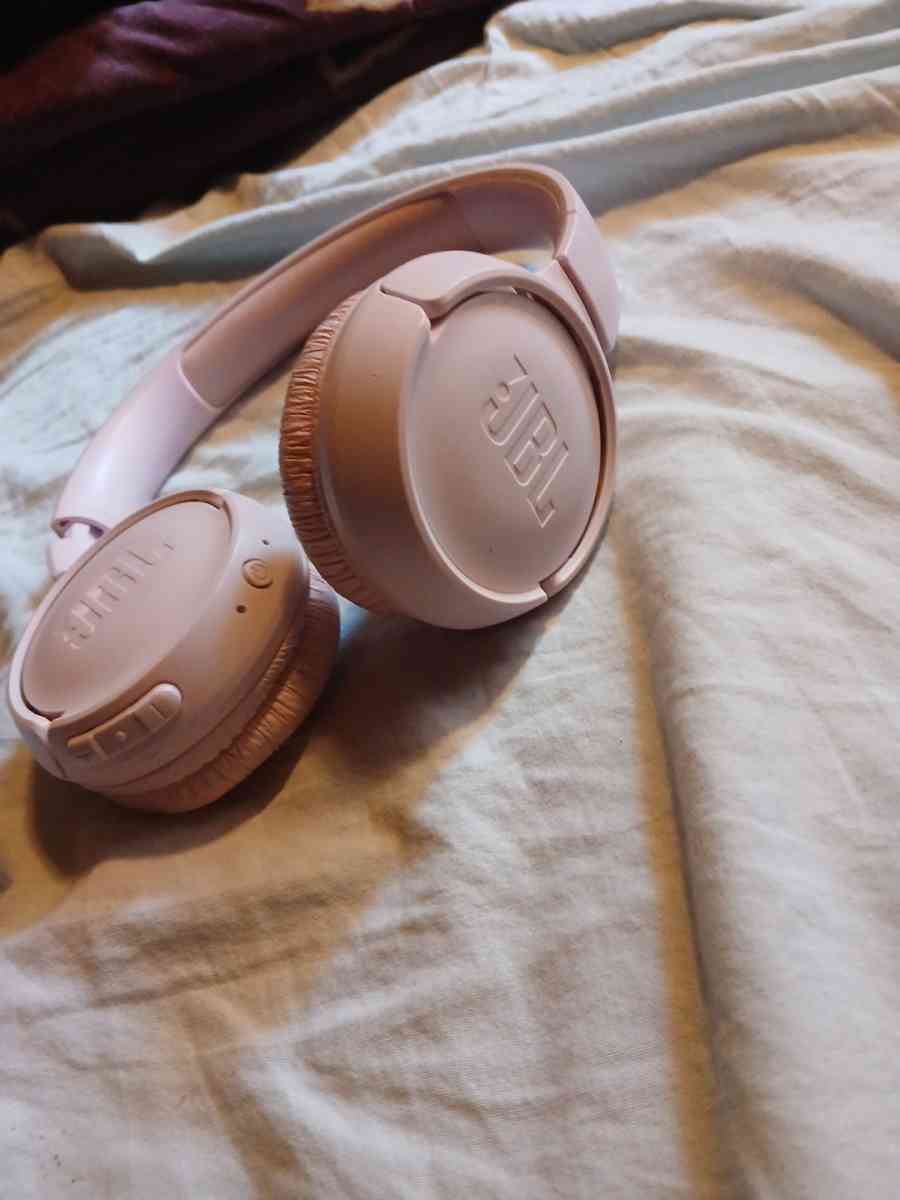 pink jbl wireless headphones - Portland, Oregon - FleaMarketBay
