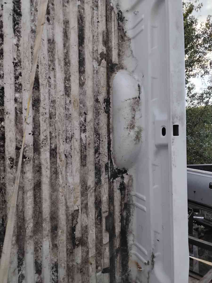 2009 Chevy or GMC Pickup Truck 8 ft Bed OEM Factory Like New - Williamstown, New Jersey - FleaMarketBay