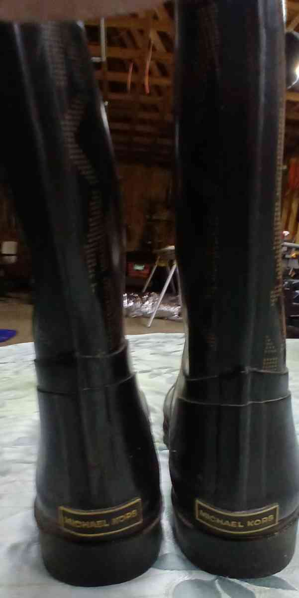Michael kors rainboots - Methuen, Massachusetts - FleaMarketBay