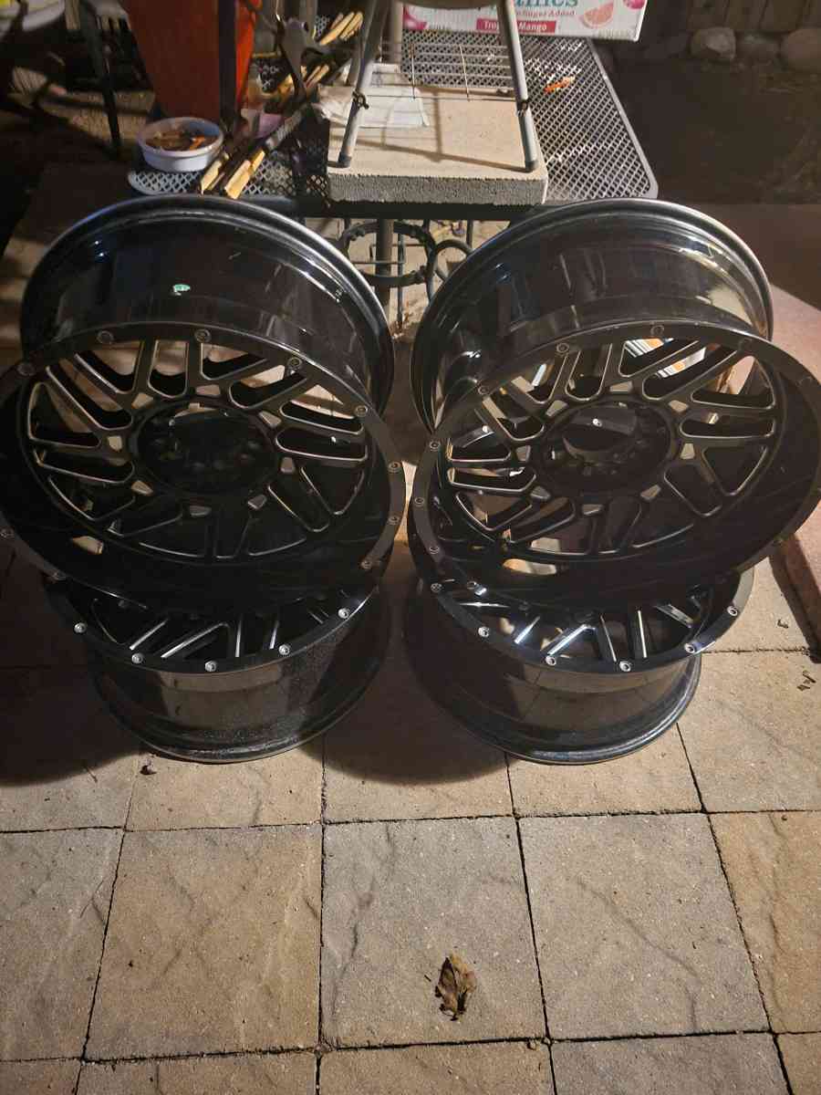 20 x10  wheels - Phoenix, Arizona - FleaMarketBay