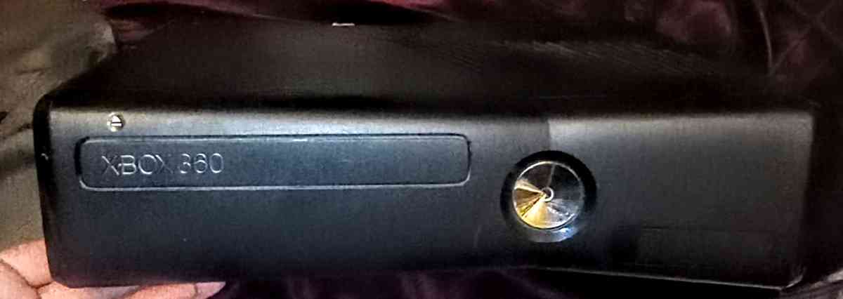 Xbox 360 and Oculus - Colorado Springs, Colorado - FleaMarketBay