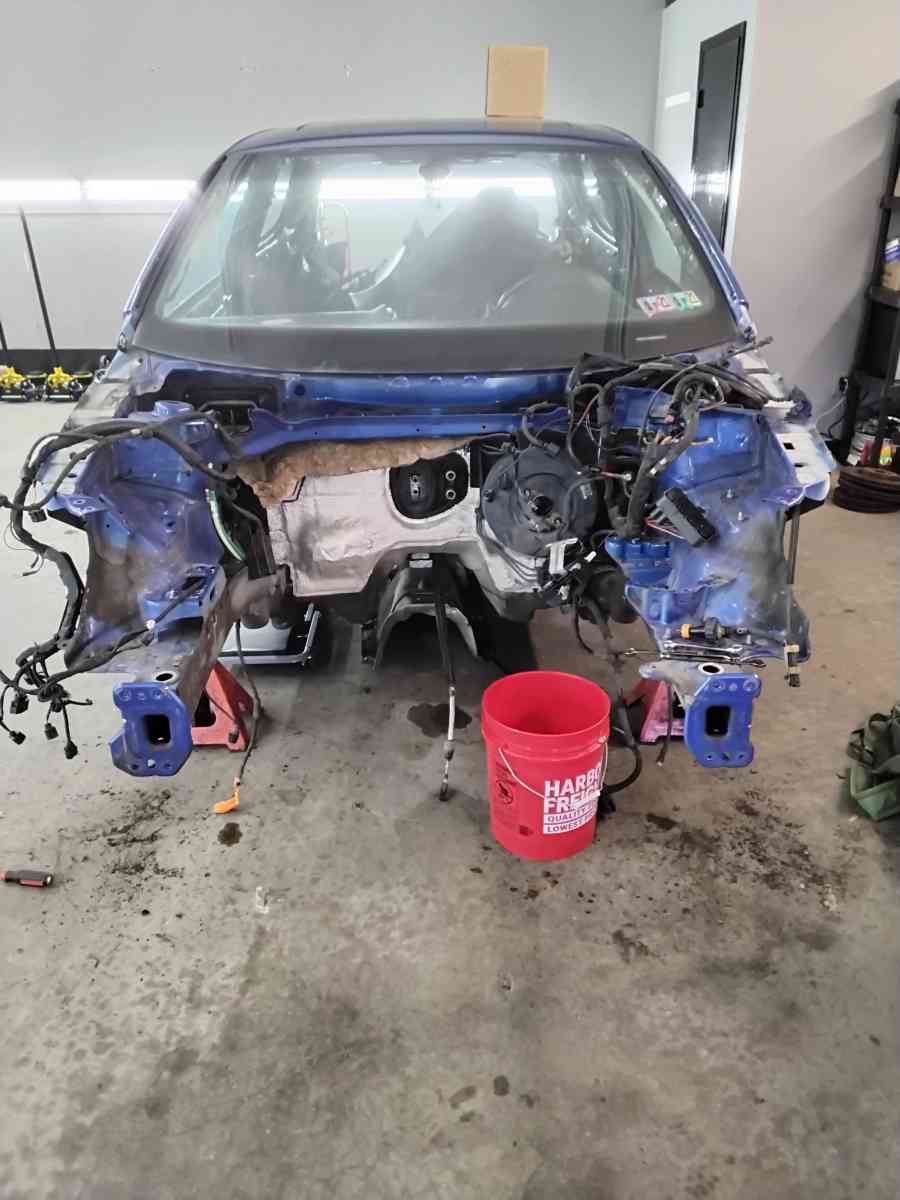 Nice 2008 VW R 32 Shell Carpet and Sunroof No Doors OEM - Williamstown, New Jersey - FleaMarketBay