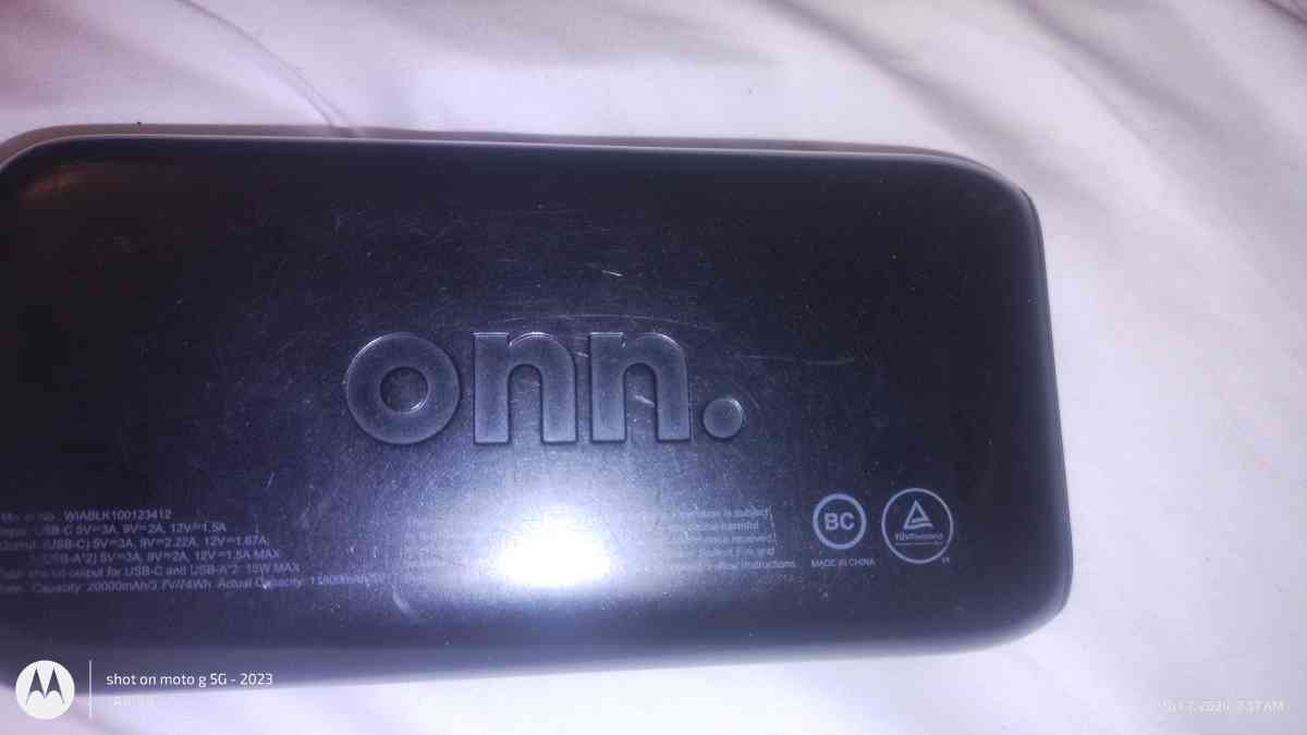 ONN 20000mAh portable battery pack - Springfield, Missouri