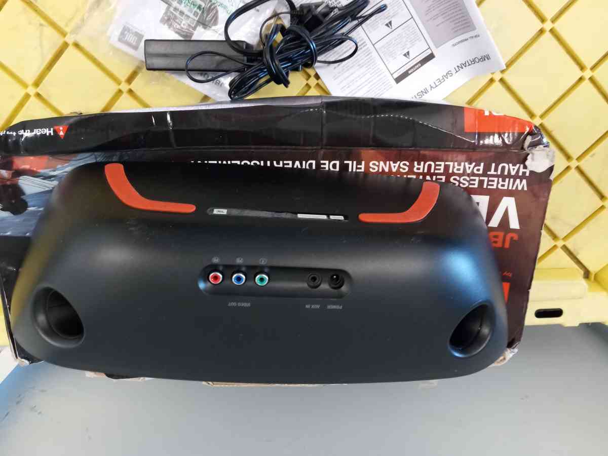 the JBL speaker model venue new - Belmont, California - FleaMarketBay