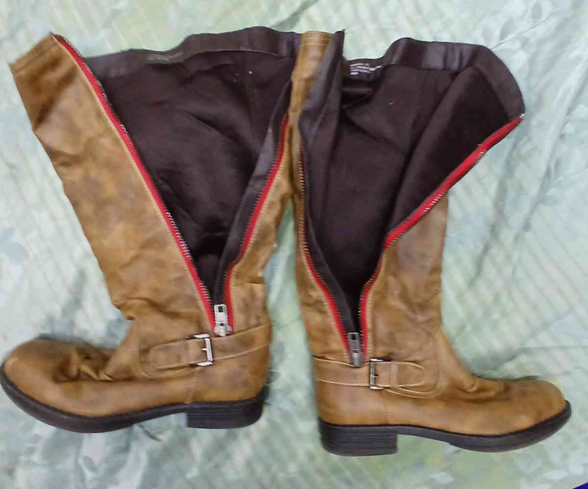 Zandora boots - Methuen, Massachusetts - FleaMarketBay