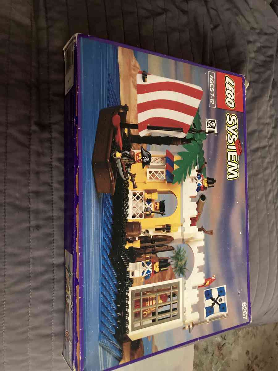 pirate Lego set - Saint Clairsville, Ohio